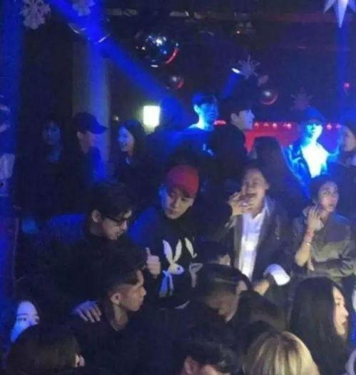 舞台吃瓜事件图片,一场娱乐圈的“瓜田”盛宴